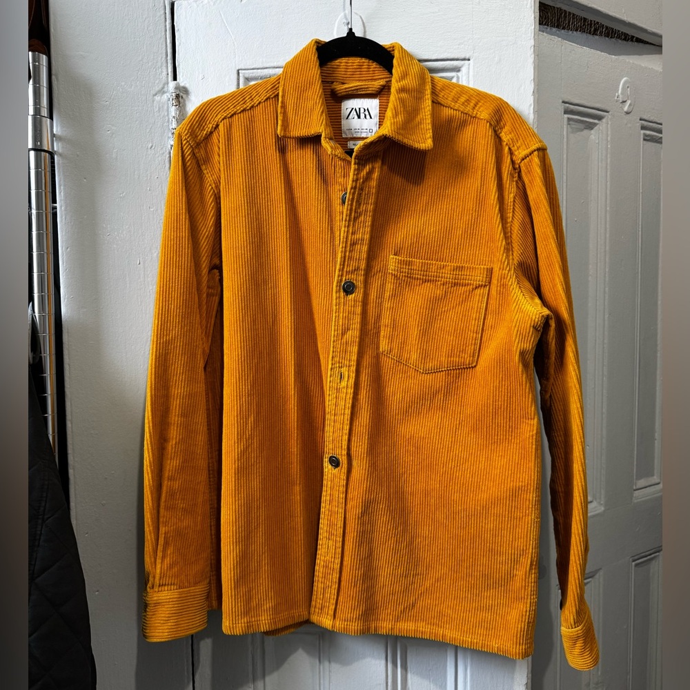 Men’s Zara Corduroy Relaxed Fit Overshirt
Size Medium